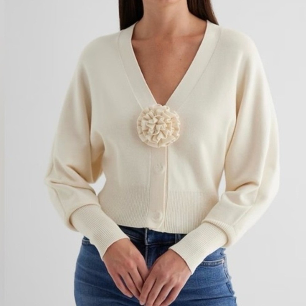 Express Cream V-Neck Rosette Cardigan Button‎ Front Sweater Women's Size M